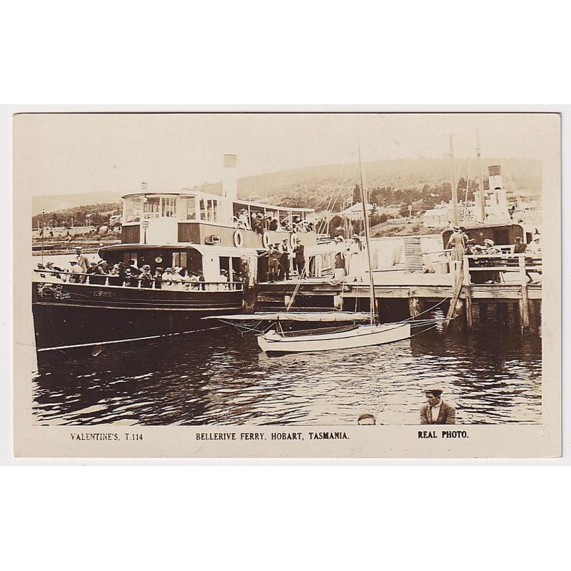 (ME1027) TASMANIA · 1920s: unused real photo card by Valentine's w/view BELLERIVE FERRY, HOBART  · fine condition