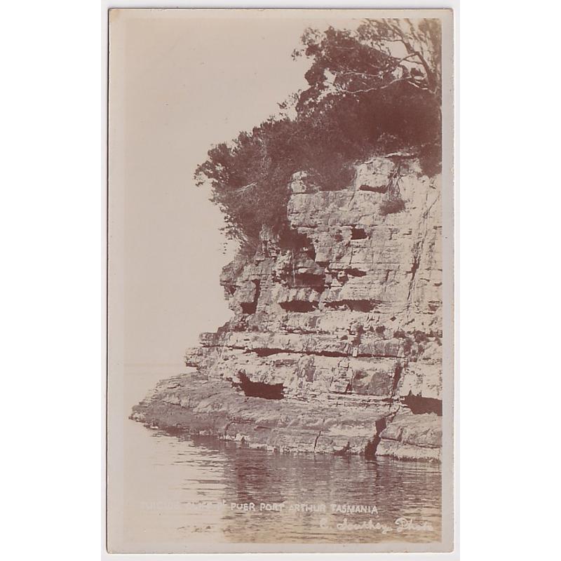 (ME1034) TASMANIA · c.1910: unused real photo card by C. Southey with Tasman Peninsula view SUICIDE CLIFF AT PT. PUER, PORT ARTHUR · excellent condition