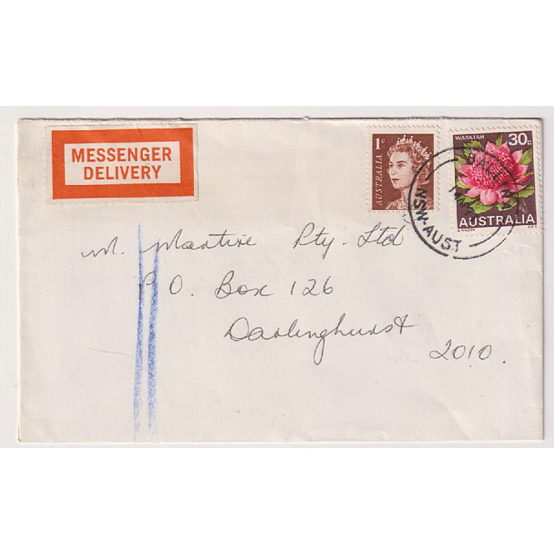 (ST1058) AUSTRALIA · 1971: small cover mailed at Ballina to Darlinghurst address by MESSENGER DELIVERY · arrival b/s · 1c QEII defin + 30c Waratah paid postage of 6c plus 25c fee for service · excellent condition