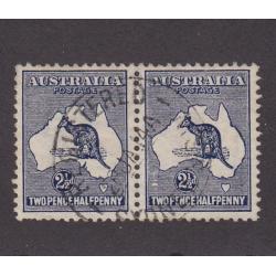 (ST1071) AUSTRALIA · 1913: used pair of 2½d indigo Roos (1st Wmk) the RH unit showing variety ISLANDS SOUTH OF WA BW 9(2)g · LH unit has missing perf o/wise overall condition is excellent · c.v. for variety AU$120 (2 images)