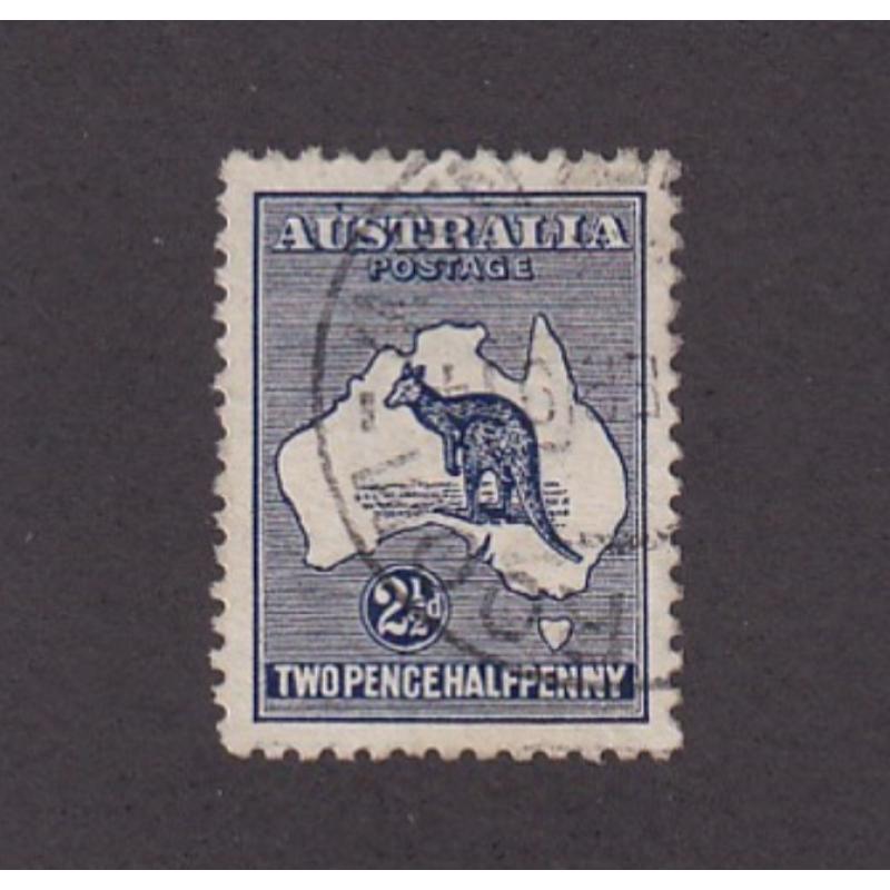 (ST1158) AUSTRALIA · 1913: nicely used 2½d indigo Roo (1st Wmk) w/variety COLOUR SPOT OVER 'U' of AUST (pos.2R/34) BW 9(2)p · pencilled annotation on verso · excellent condition · c.v. AU$120